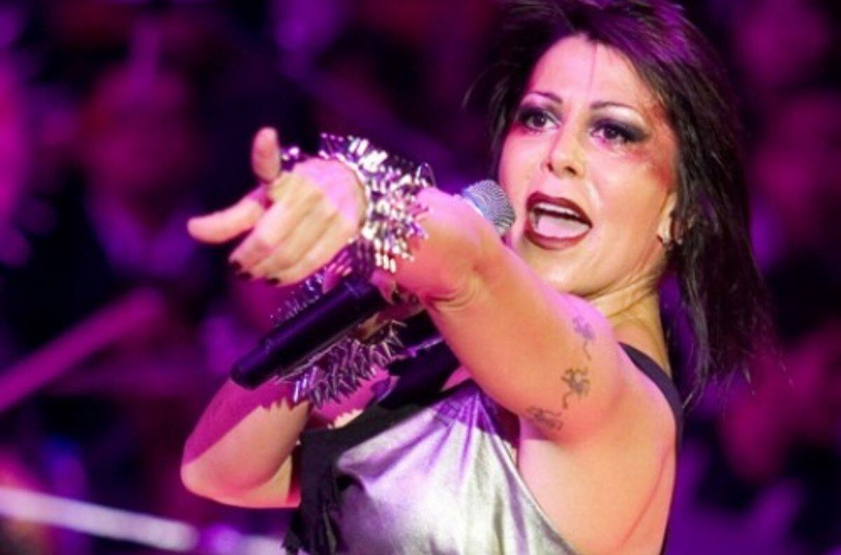Termina la espera, Alejandra Guzmán ya tiene visa