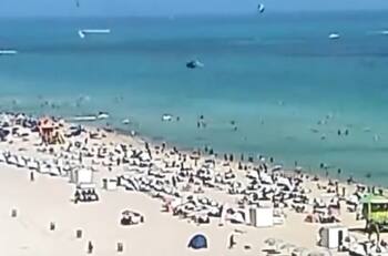 VIDEO: Policía capta el momento en que helicóptero capotó en una playa de Miami