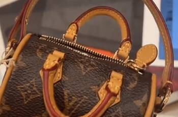 Moda: Louis Vuitton lanza bolsa para heces de perros en 18 mil pesos ¿lo comprarías?