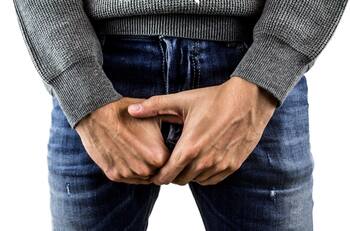 “Se encogió”: Hombre asegura que su miembro se redujo tras padecer covid-19