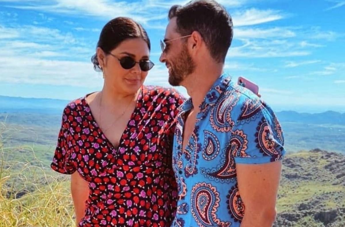 Yuridia se burla de rumores sobre su divorcio con video donde se ve enamorada de su esposo