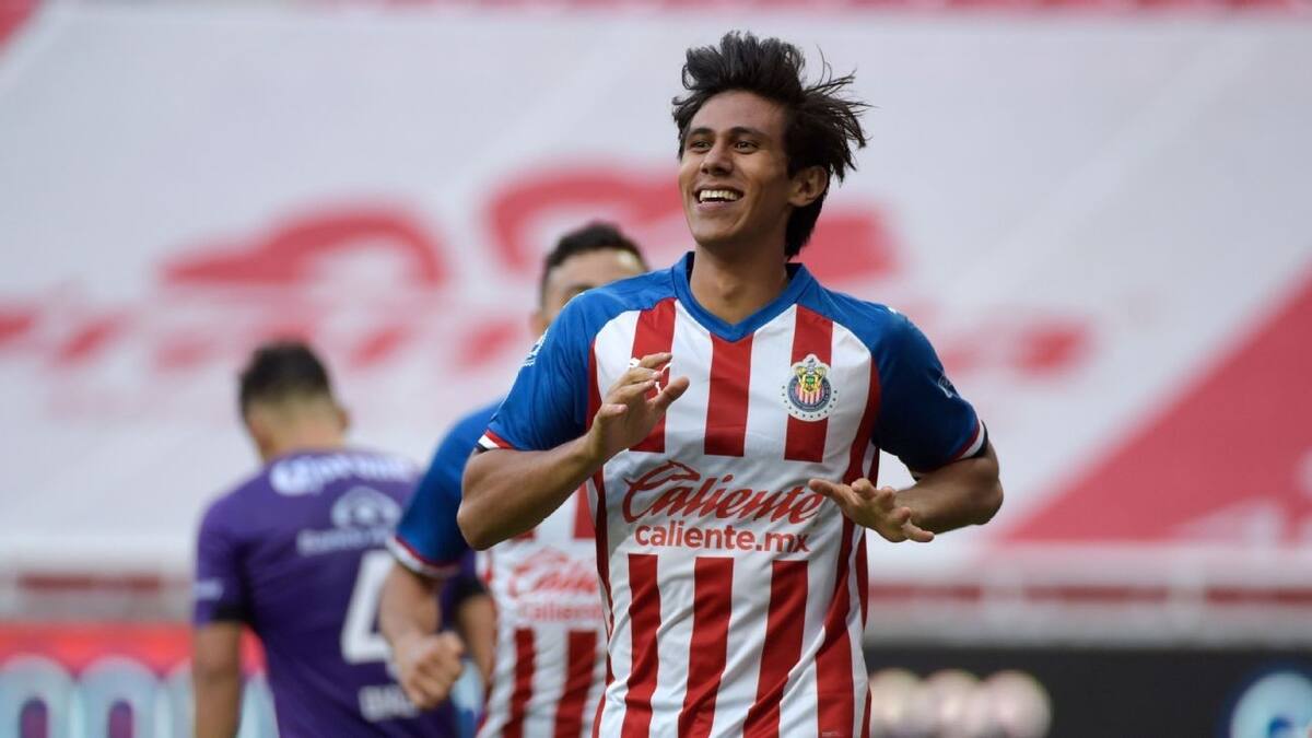 "JJ" Macías buscará su quinto gol con Chivas y tiene miras en el título de goleo individual