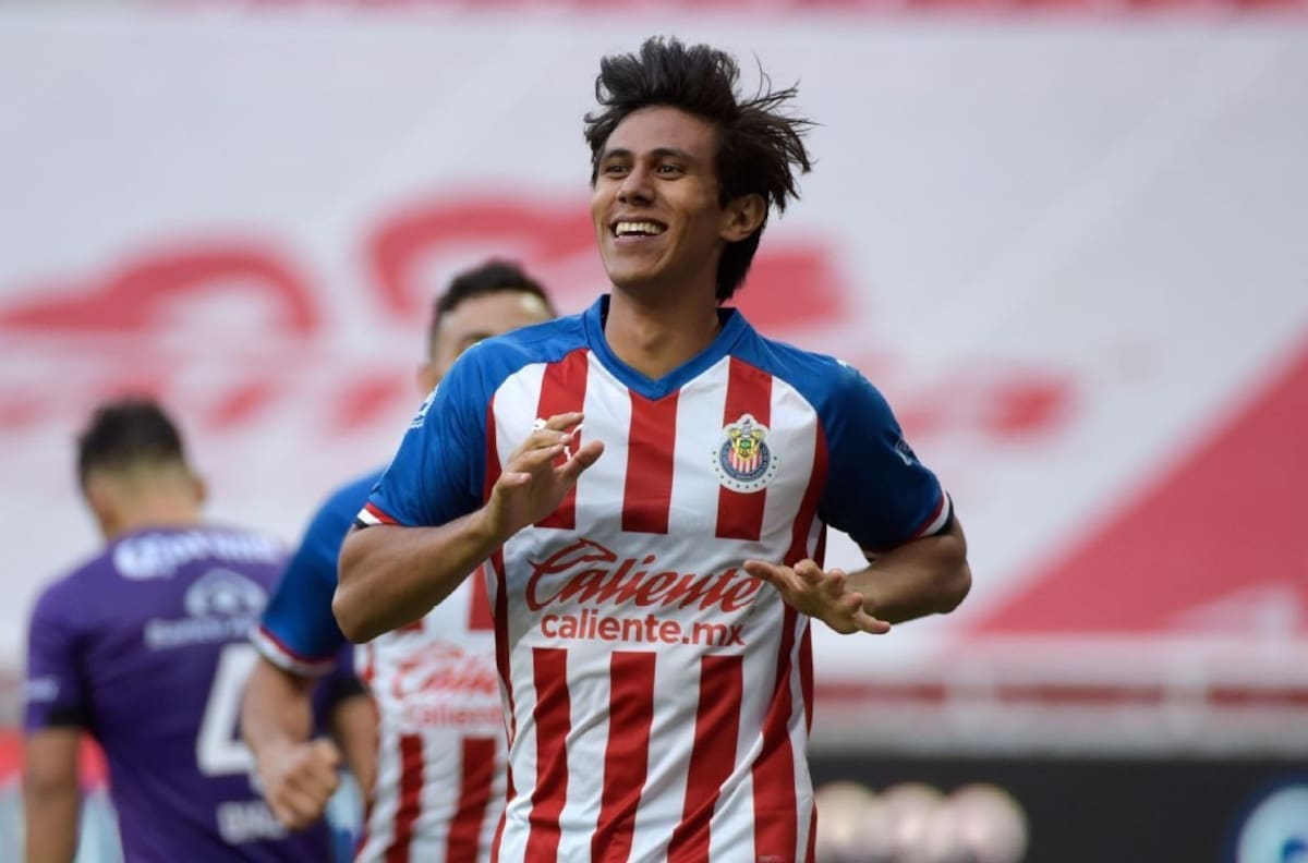 "JJ" Macías buscará su quinto gol con Chivas y tiene miras en el título de goleo individual