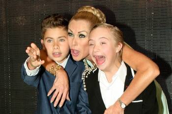 ¡Siempre quiso ser mamá! Leticia Calderon reveló cómo lleva una crianza estricta con sus hijos