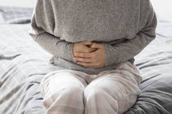 Desinflama el vientre antes de dormir con este poderoso método