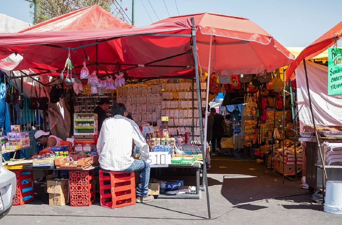 Riña entre comerciantes de un tianguis en estado de México deja sin vida a dos personas