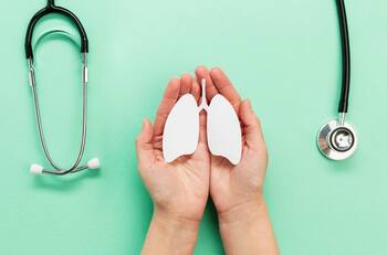 Esta es la razón por la que muchos latinos tienen la misma cicatriz en el brazo derecho