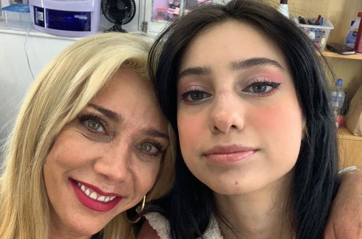 Cynthia Klitbo comparte emotivo baile con su hija en su celebración de 15 años