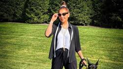 Thalía apoya el mes rosa y predica con el ejemplo