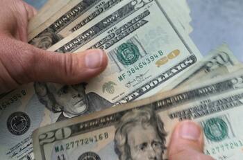 Exportaciones de México suben 29 % con superávit de 1.095 millones de dólares