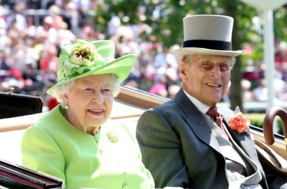 "Ella nunca miró a nadie más": La historia de amor no contada de la reina Isabel y el príncipe Felipe