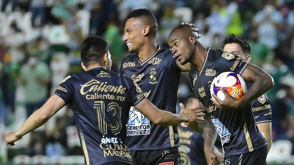 León comenzará carrera hacia "doblete" ante Toronto FC