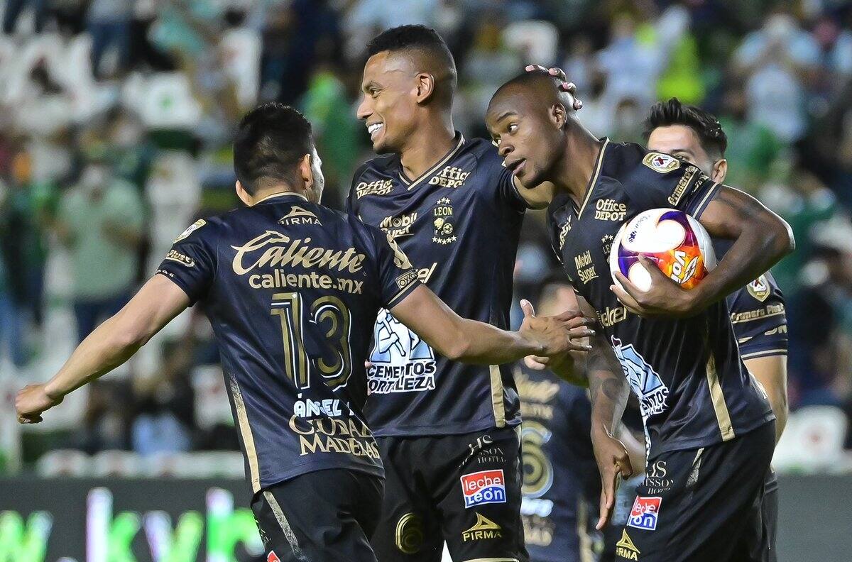 León comenzará carrera hacia "doblete" ante Toronto FC