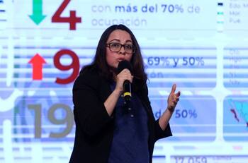 Personas mayores de 60 años sin internet podrán registrarse por teléfono para recibir vacuna Covid19