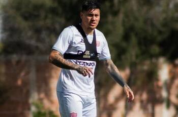 Nicolas Castillo mantiene la esperanza de llegar a Necaxa