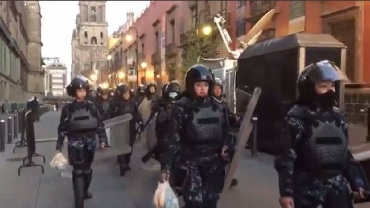 VIDEO: Grupo antimotines de Marina refuerzan seguridad en el Zócalo