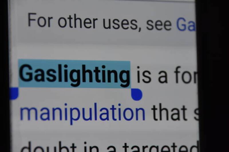 ¿Qué es gaslighting?