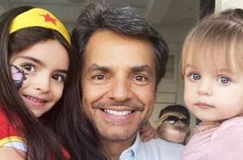 Eugenio Derbez conmueve las redes al tocar el piano con Aitana y Kailani