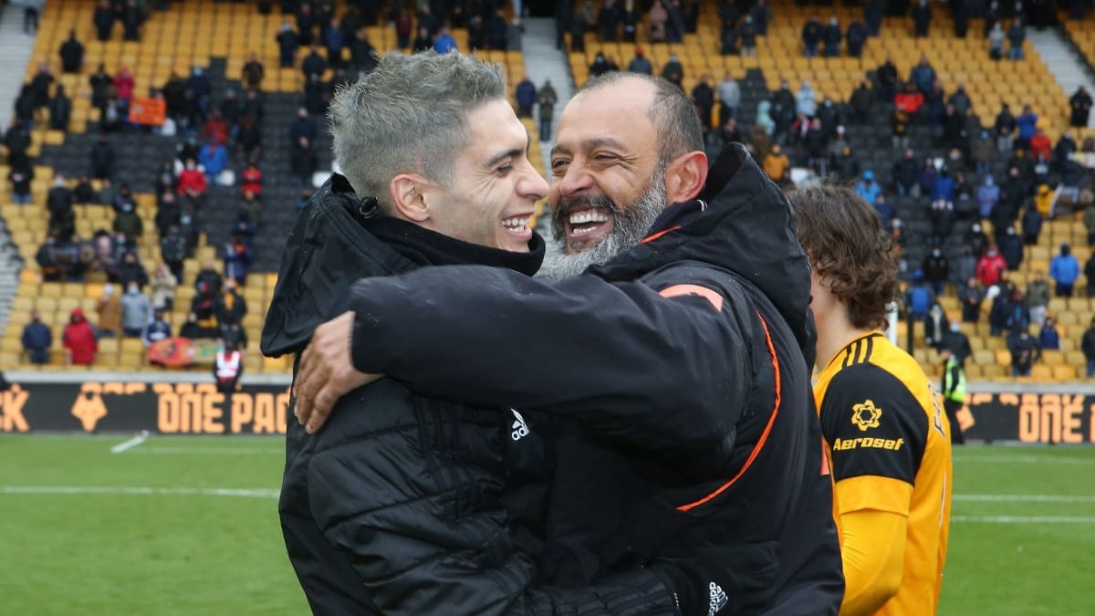 Raúl Jiménez se despidió de Nuno Espírito Santo en su último partido como estratega de los Wolves