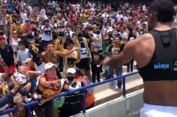 VIDEO | Aficionado de Pumas ofreció a su bebé a cambio de la camiseta de Diogo de Oliveira