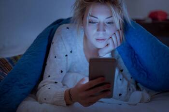 Qué es una infidelidad emocional y las claves para reconocerla