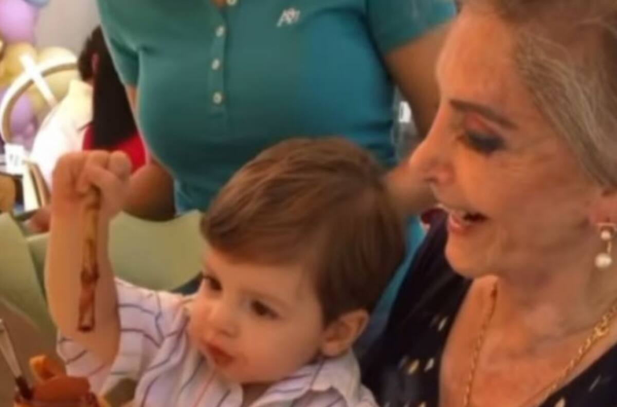 Doña Cuquita lució tranquila durante la fiesta de Cayetana a pesar del estreno de 'El Último Rey'