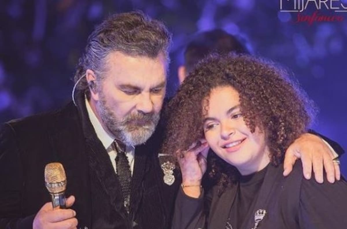 Con un TikTok, Lucerito Mijares se une a la tendencia del cabello negro y lacio