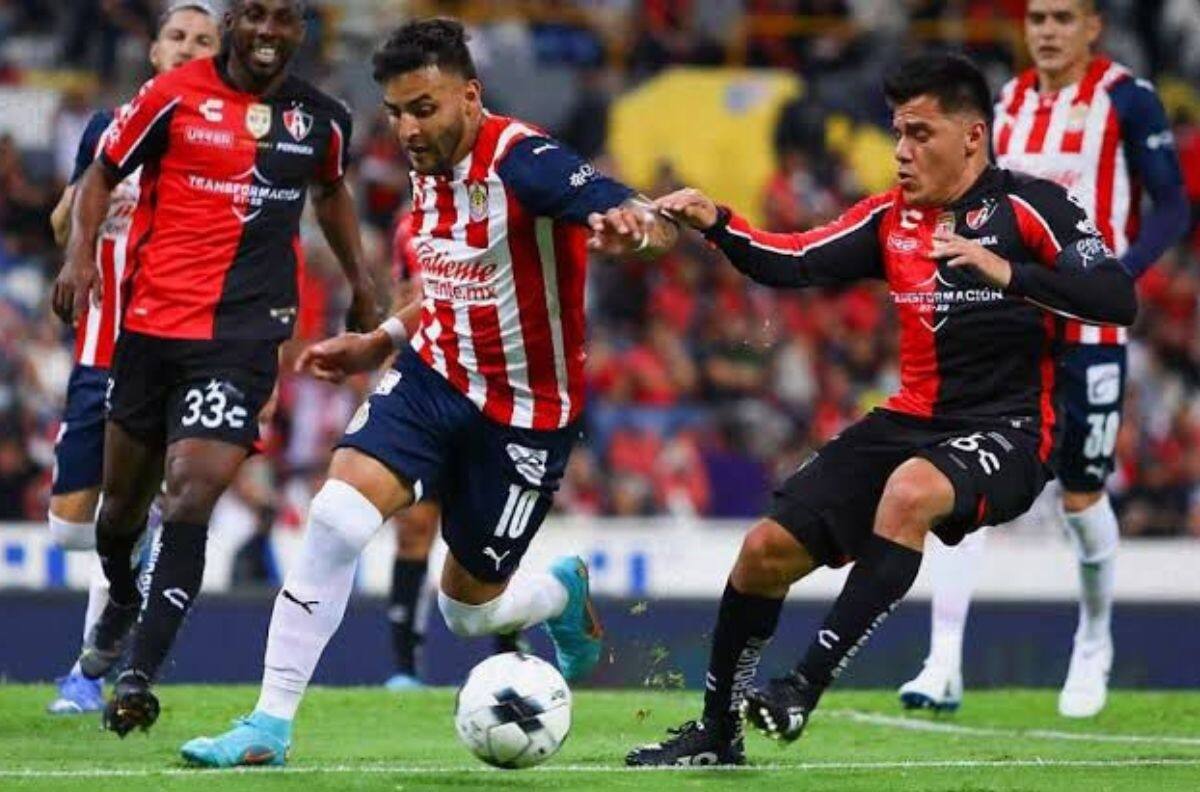 Chivas le gana partido al Atlas sobre la mesa en el Clásico Tapatío