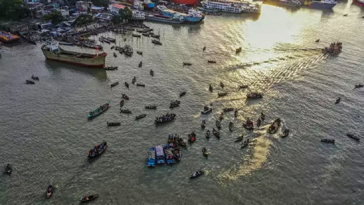 Barco volcó en Bangladesh y dejo al menos cinco muertos y 20 desaparecidos