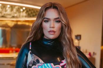 Tema musical de Karol G ha indignado a los fans de Ariana Grande y Mac Miller