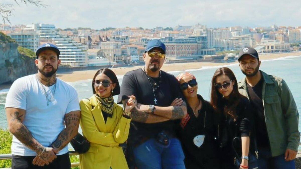 Pepe Aguilar y sus hijos recuerdan con tristeza a Flor Silvestre en su cumpleaños