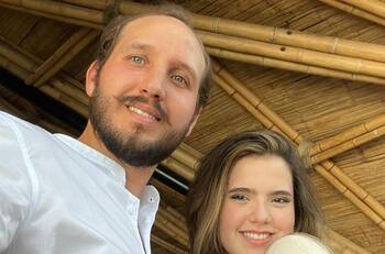 Llaman irresponsable a Camila, la nieta de Vicente Fernández: su esposo llevaba a su hija Cayetana al manejar