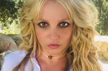 Britney Spears se compra su primer iPad a los 39 años y no puede con la emoción