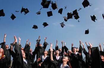 Las 10 carreras mejor y peor pagadas en México