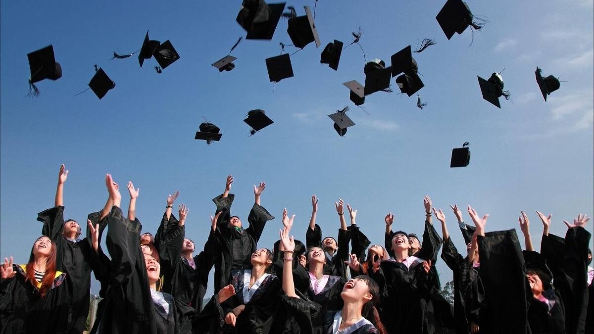 Las 10 carreras mejor y peor pagadas en México