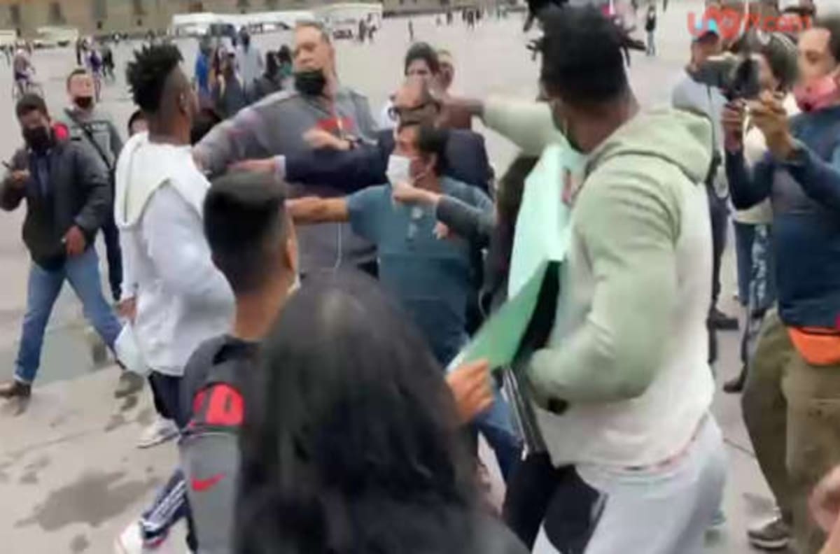 Tremendo zafarrancho arman cubanos y mexicanos en el Zócalo