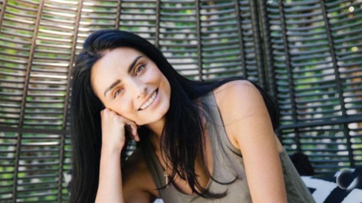 Aislinn Derbez alzó la voz contra el abuso infantil