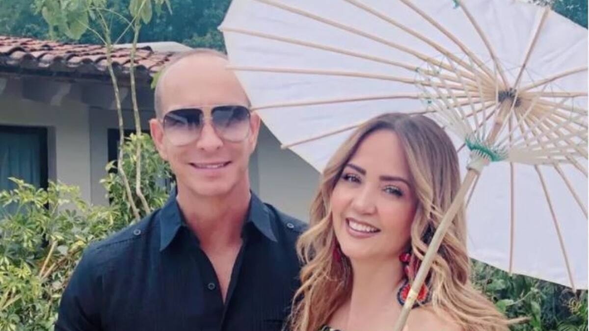 Andrea Legarreta no se resiste a los encantos de su marido y le dice algo muy subido de tono