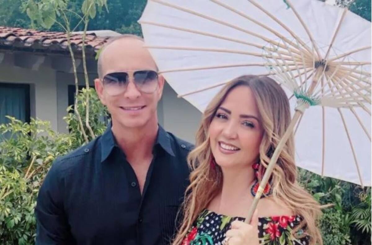 Andrea Legarreta no se resiste a los encantos de su marido y le dice algo muy subido de tono