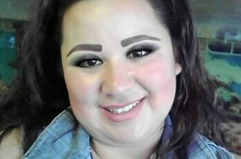 VIDEO: #LadyComeGratis: se niega a pagar su cuenta y de 17 personas más