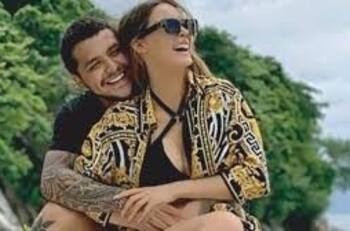 En su programa de radio, Joaquín López Doriga casó a Belinda y Christian Nodal