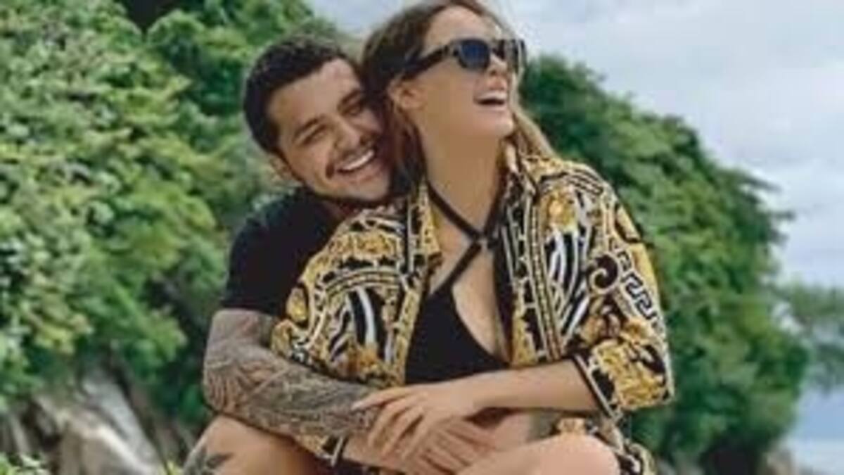 En su programa de radio, Joaquín López Doriga casó a Belinda y Christian Nodal