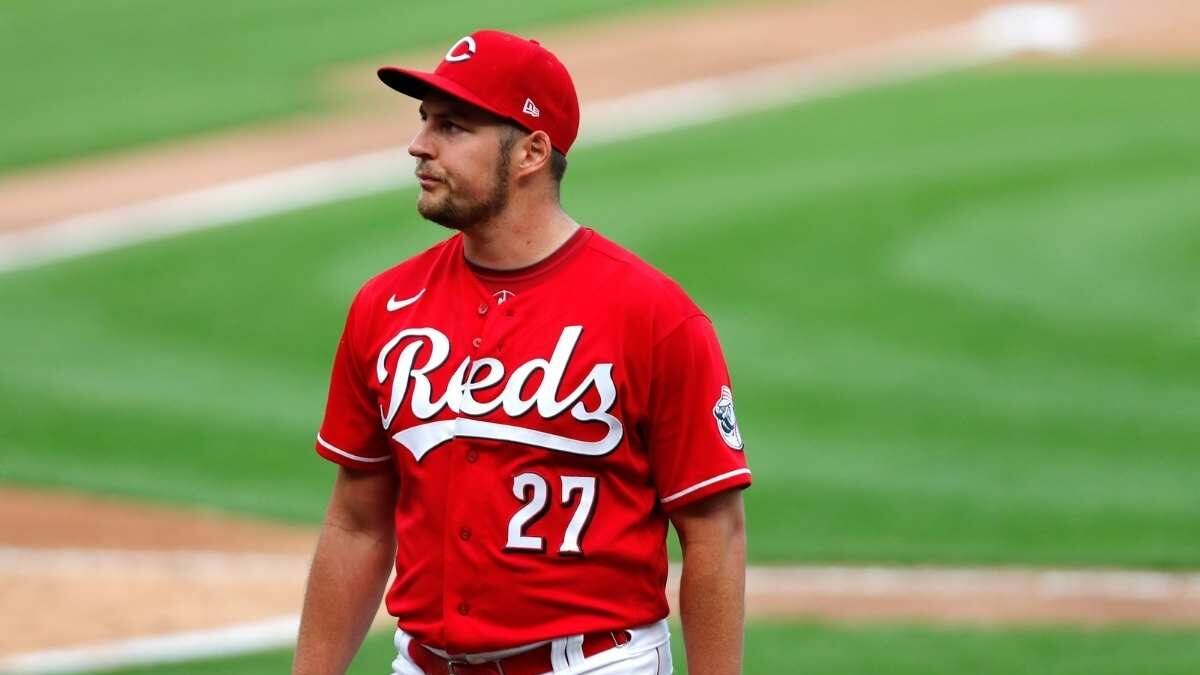 Trevor "Dodger" Bauer frima con Los Angeles Dodgers