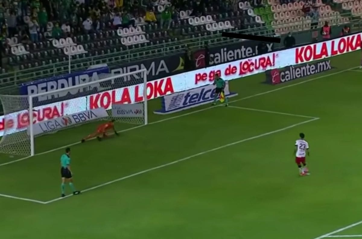El día que Haret Ortega le quitó un penal a Rubens Sambueza en el Toluca