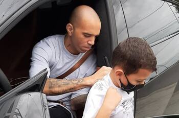 Selección de Brasil apoya a aficionado de 9 años que pidió camiseta al portero rival de su equipo