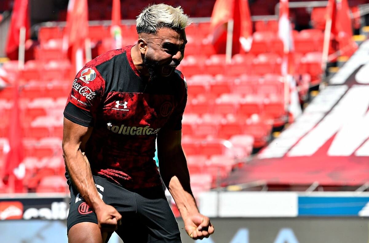 Alexis Canelo está cerca de hacer historia con el Toluca