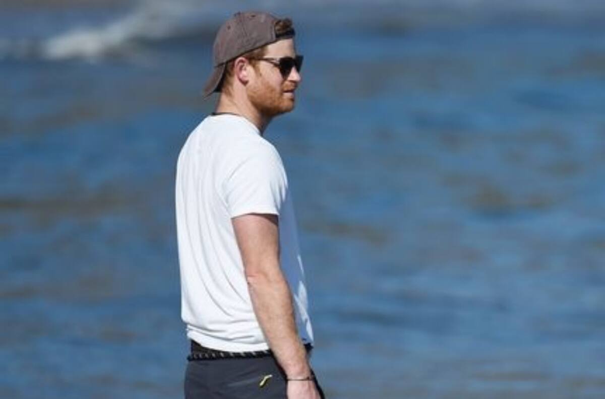 ¡Modo playa!: El príncipe Harry es captado disfrutando junto a su perro Pula en California