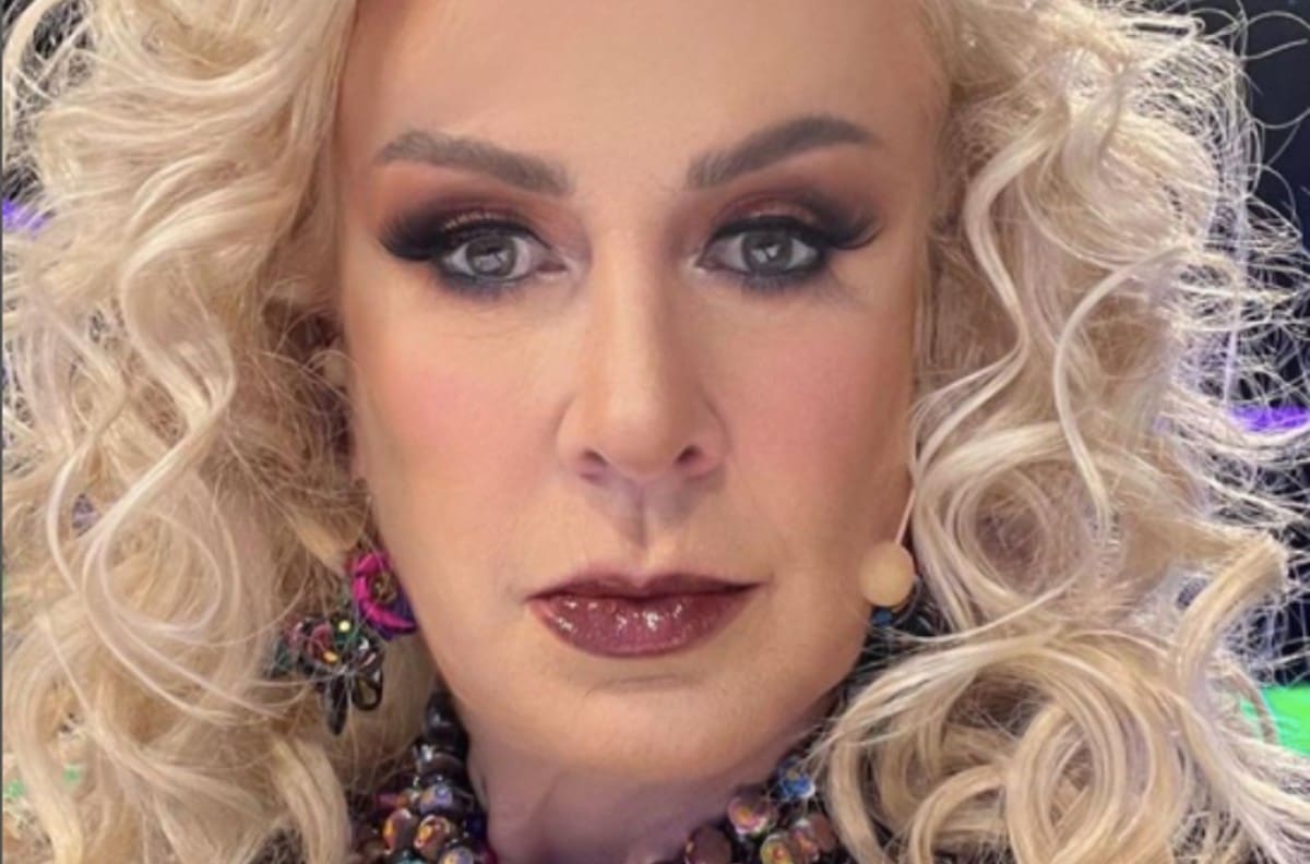 Laura Zapata cambia de look y es confundida con Aracely Arámbula
