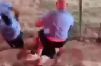 VIDEO | Aficionados chilenos protagonizan brutal campal con futbolistas uruguayos