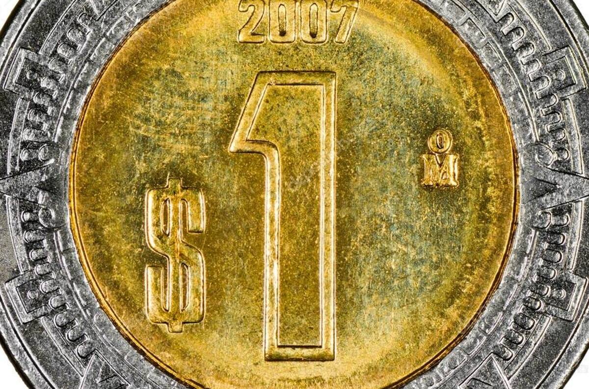 Piden hasta $300 mil por esta moneda de $1 peso: tiene un supuesto error de acuñación